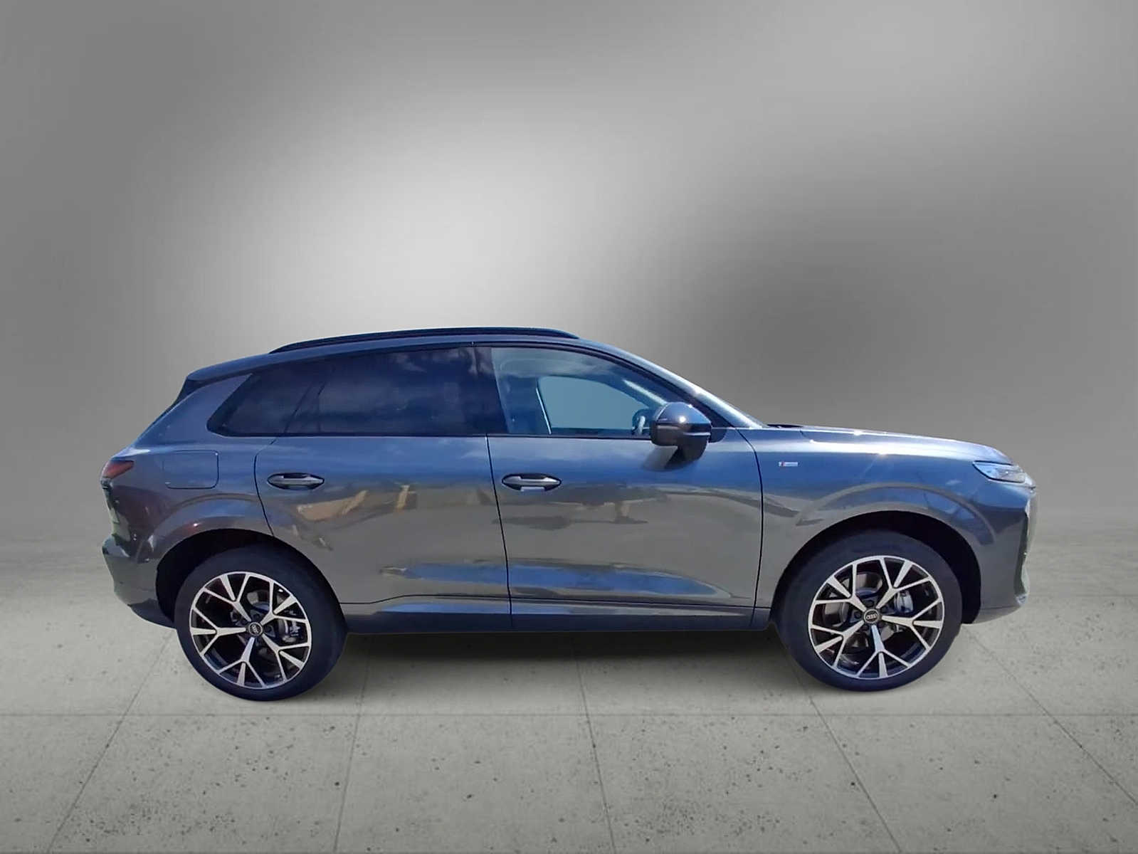 Thumbnail: 2026 Audi Q3 - 9