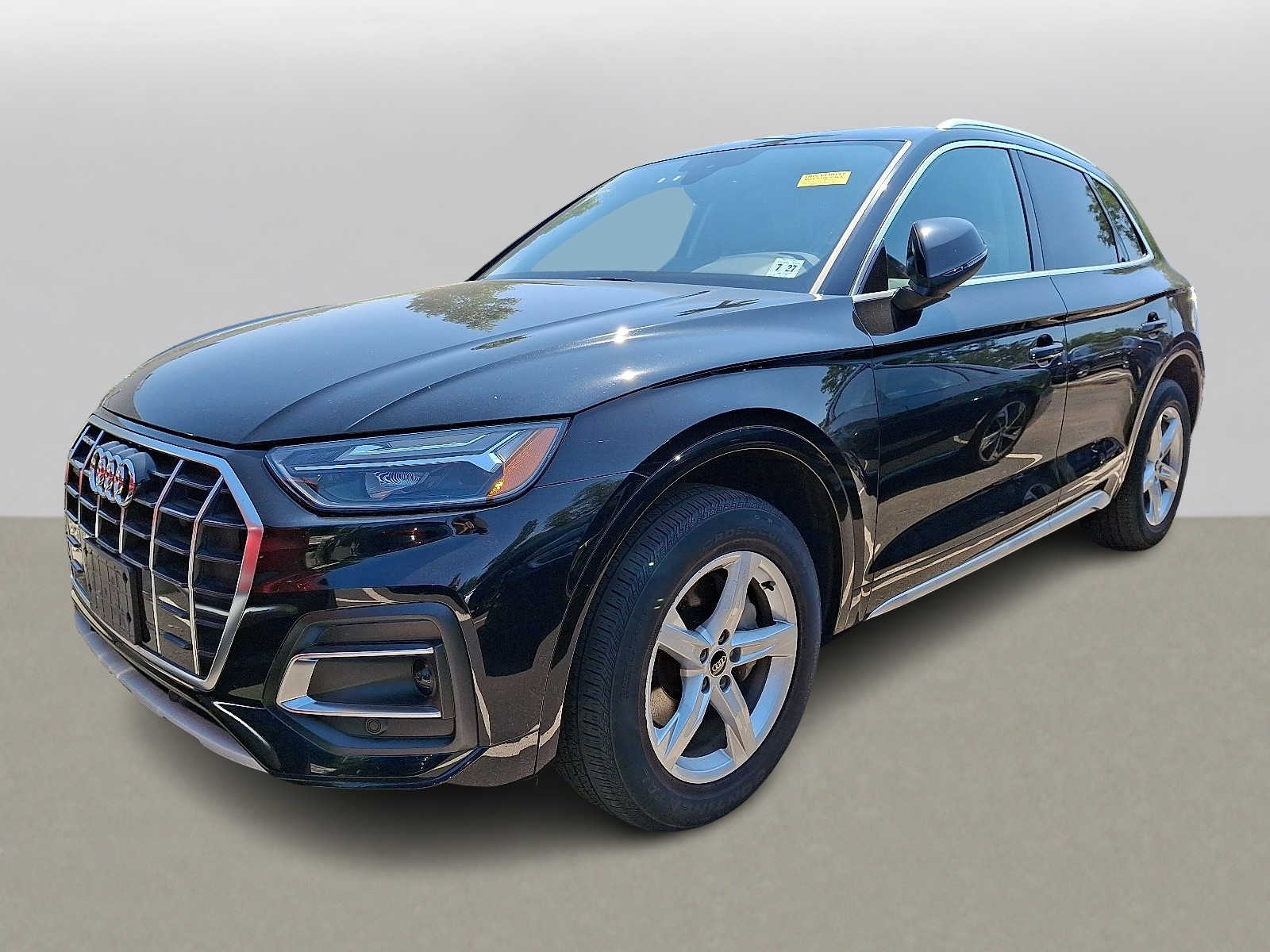 Thumbnail: 2022 Audi Q5 - 1