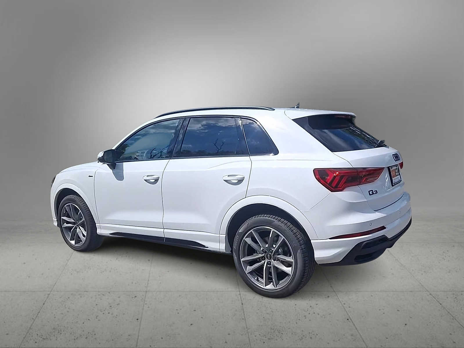 Thumbnail: 2025 Audi Q3 - 8