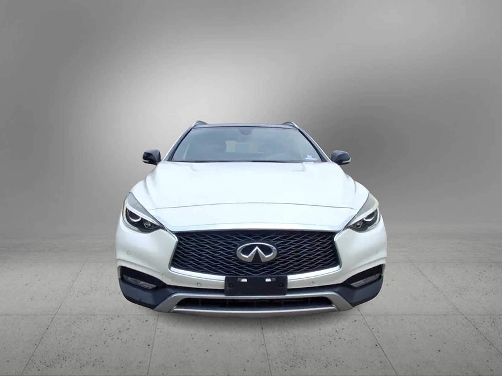 Thumbnail: 2017 INFINITI QX30 - 3