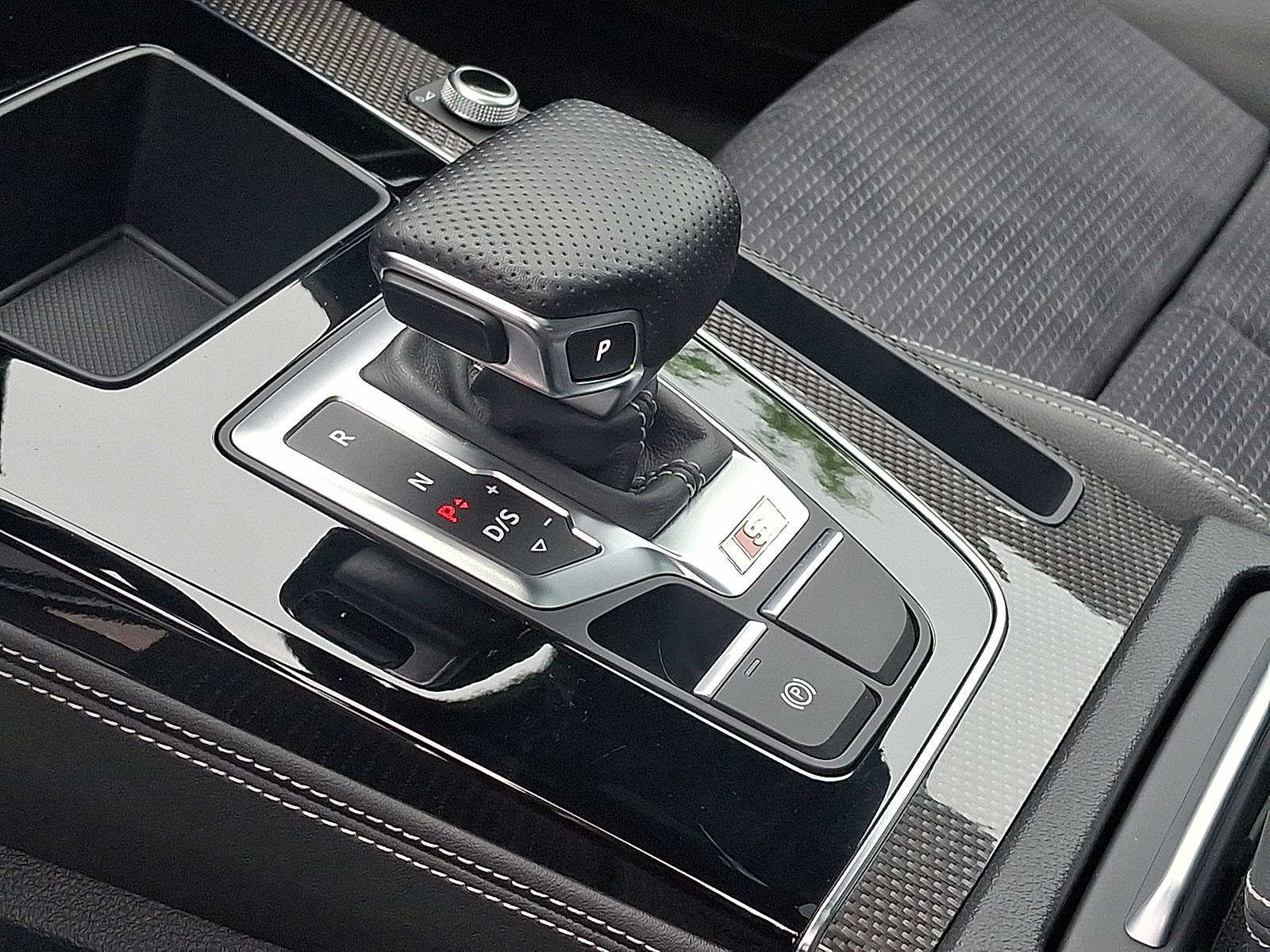 Thumbnail: 2022 Audi SQ5 - 11