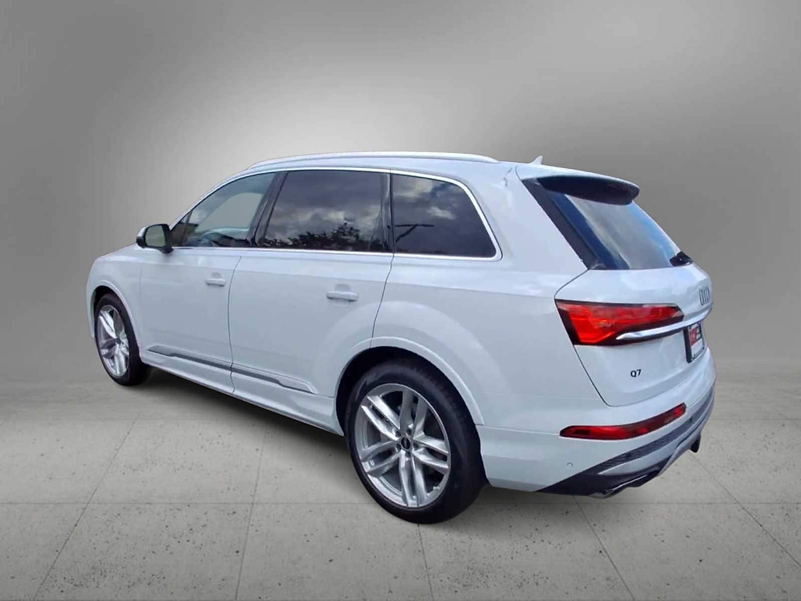 Thumbnail: 2025 Audi Q7 - 6