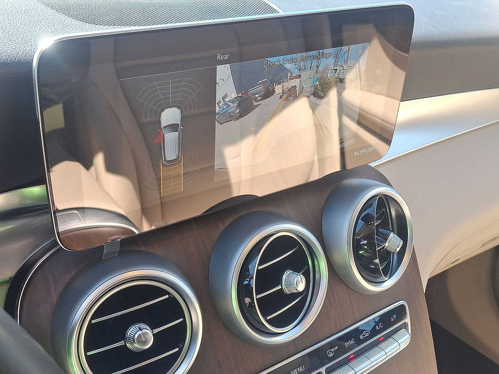 Thumbnail: 2022 Mercedes-Benz GLC - 15