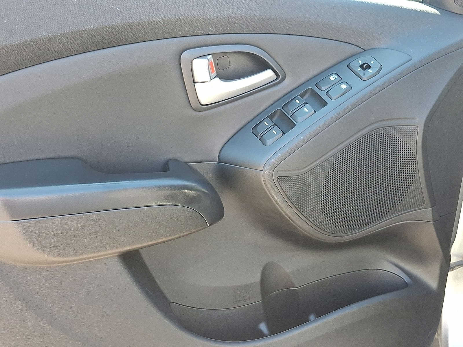 Thumbnail: 2013 Hyundai Tucson - 10