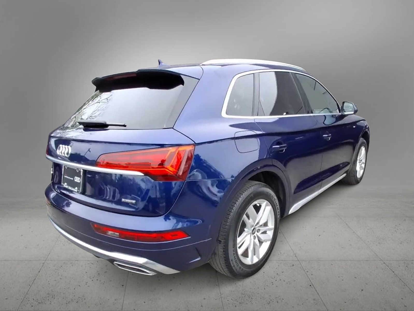 Thumbnail: 2023 Audi Q5 - 8