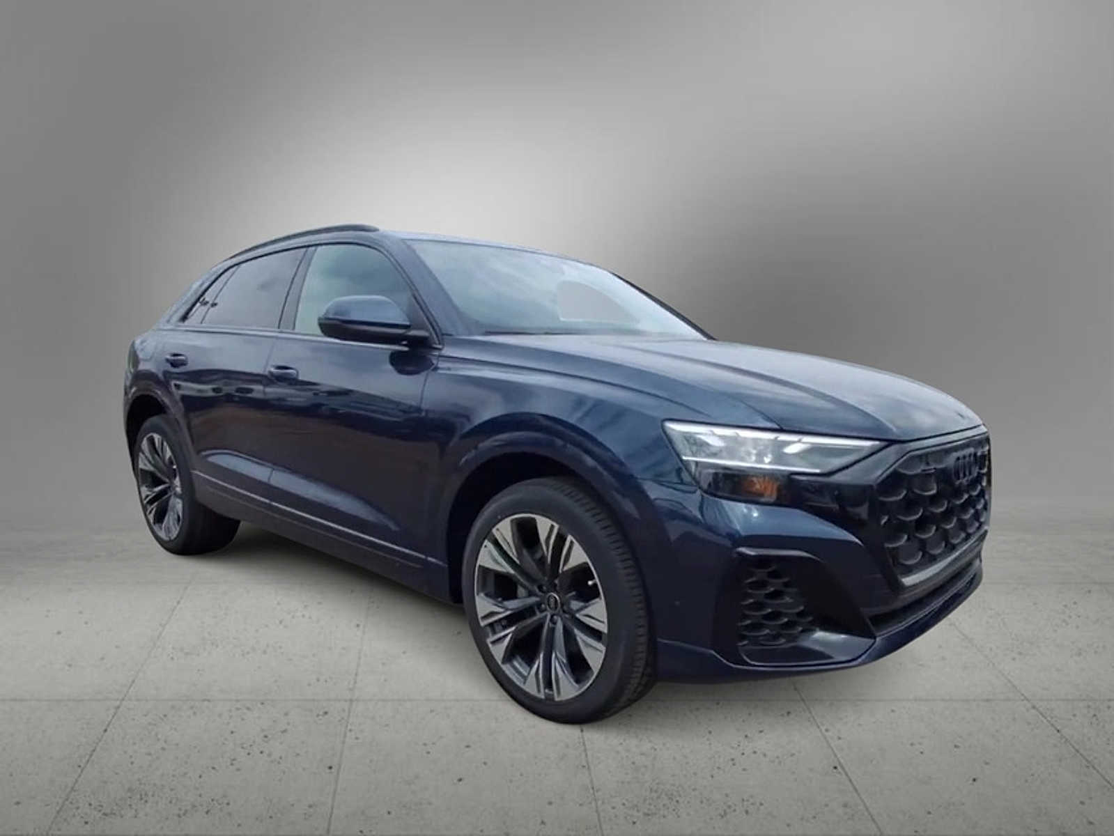 Thumbnail: 2025 Audi Q8 - 2