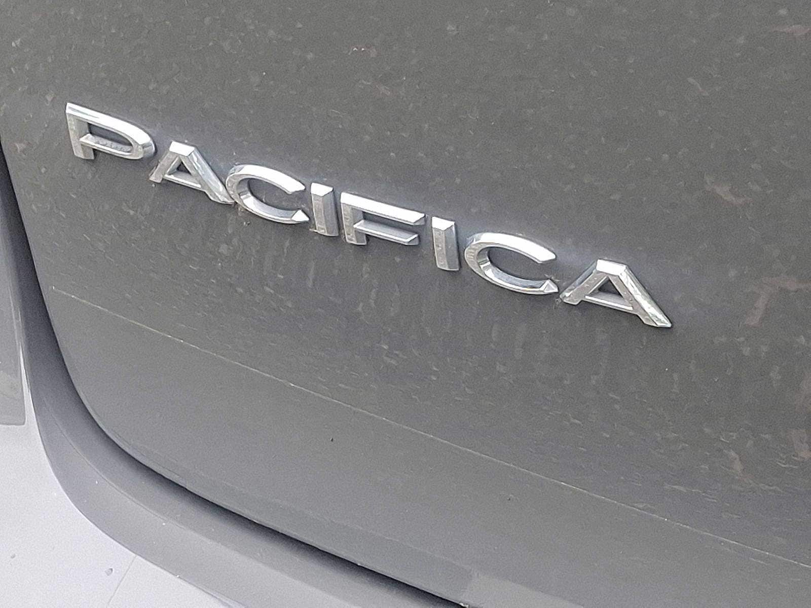 2021 Chrysler Pacifica Touring L 22