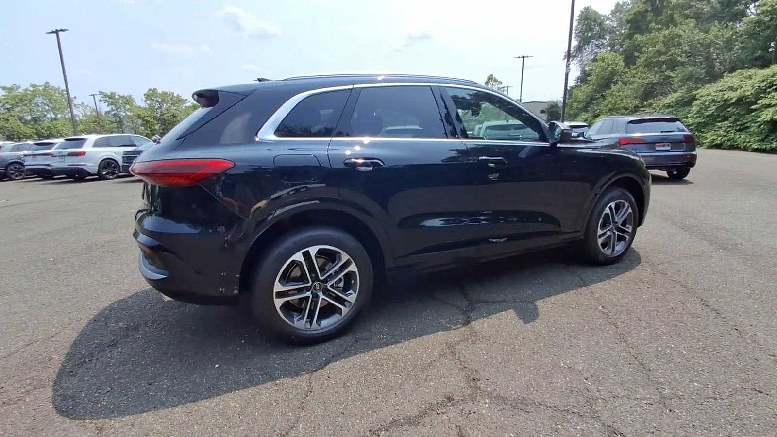 Thumbnail: 2025 Audi Q5 - 8