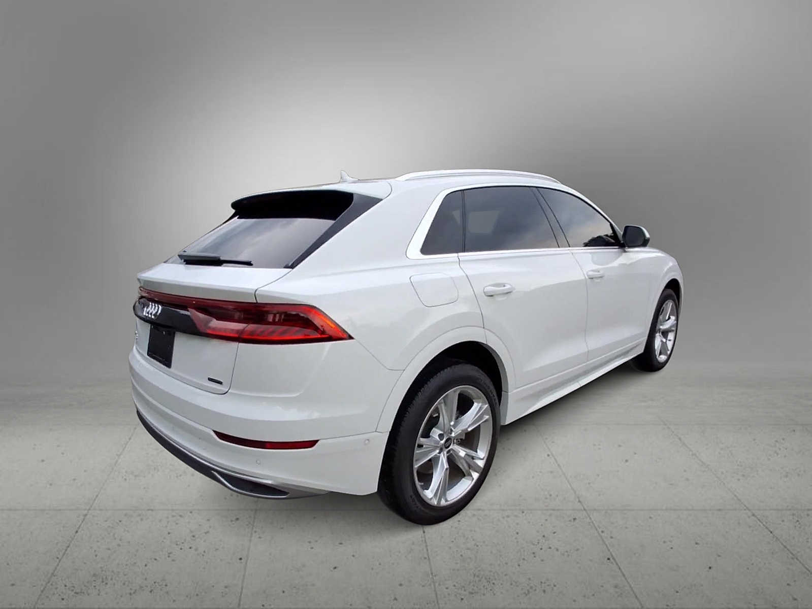 Thumbnail: 2023 Audi Q8 - 7
