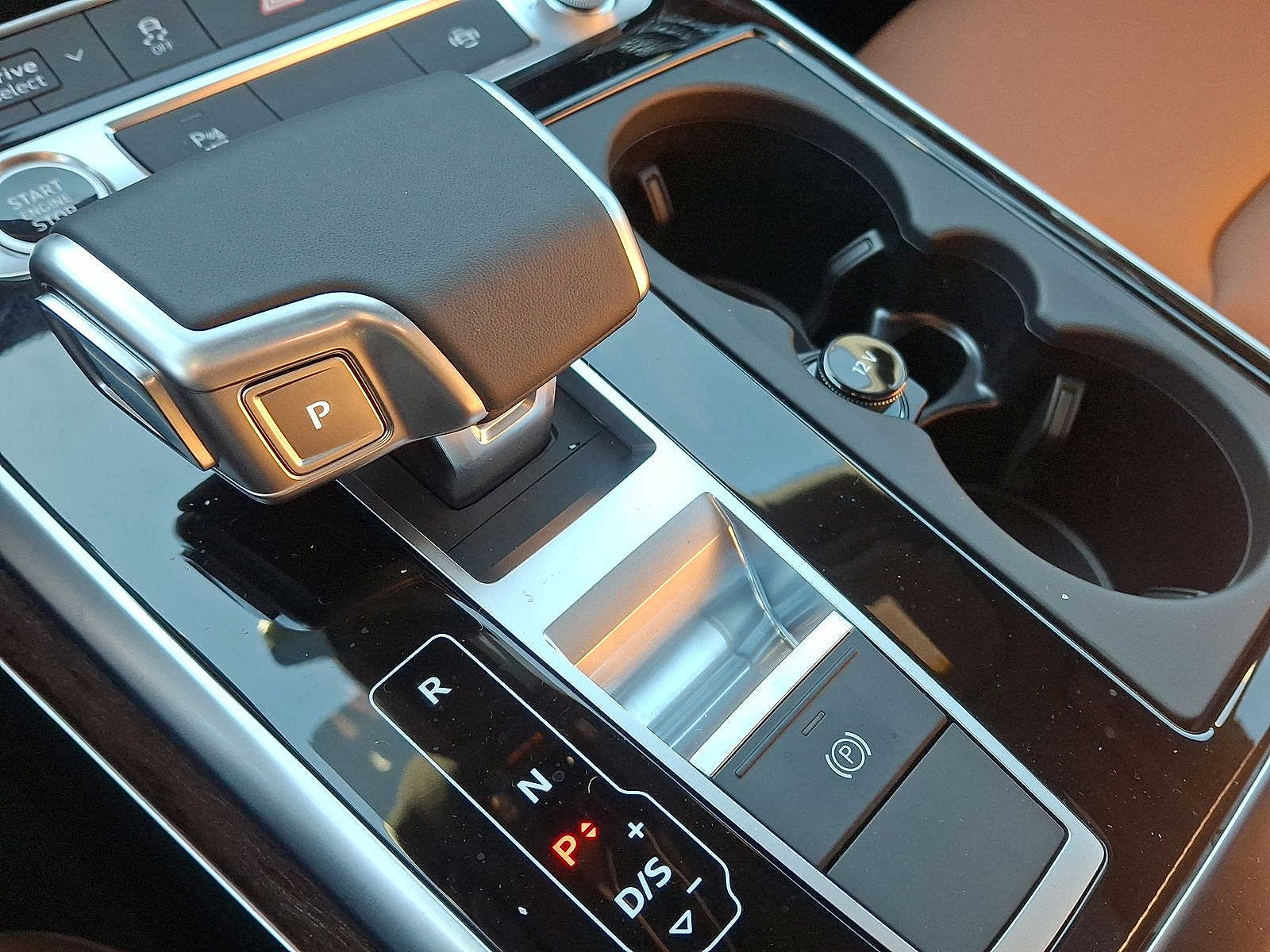 Thumbnail: 2026 Audi Q7 - 14