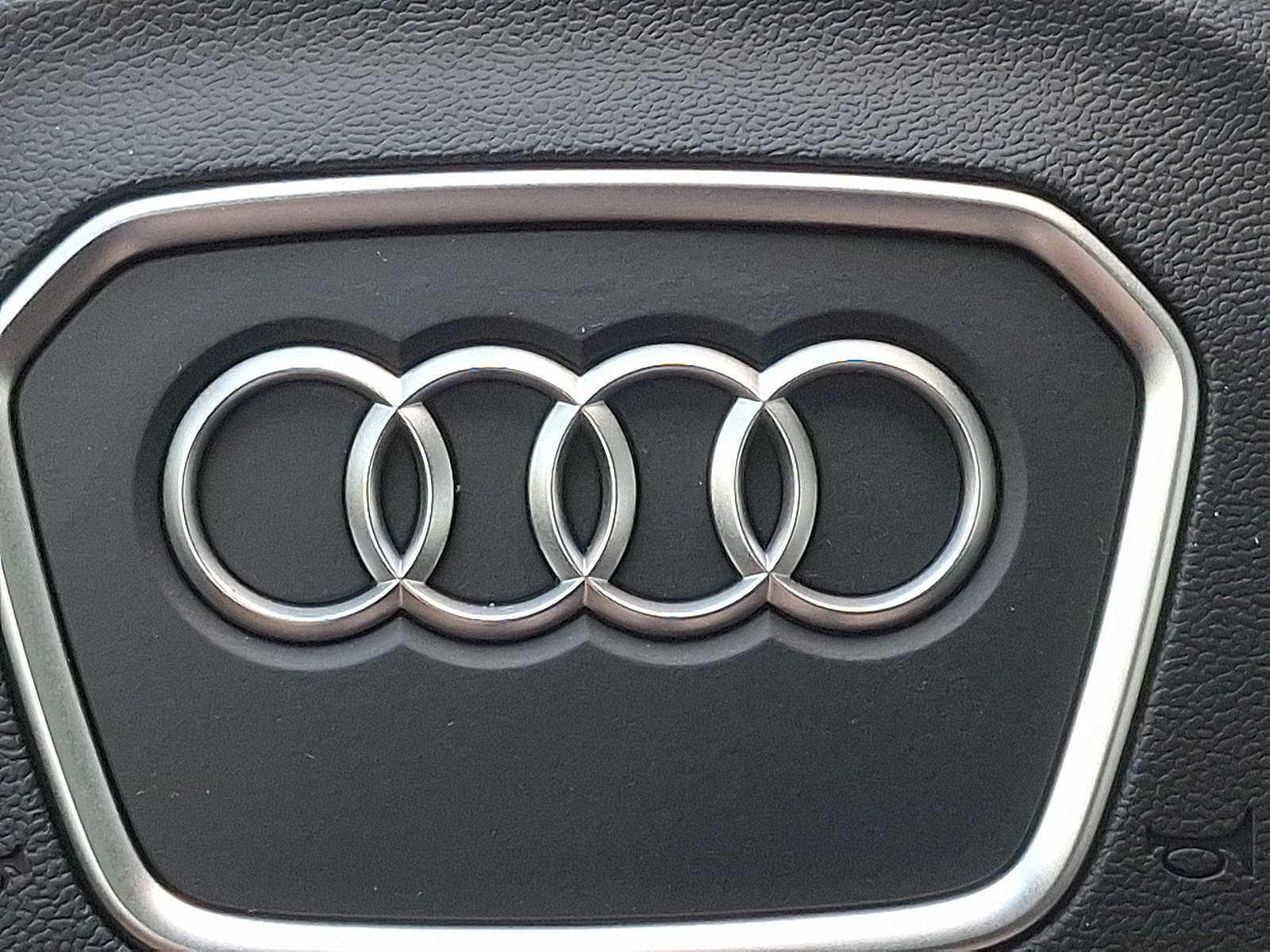 Thumbnail: 2025 Audi Q3 - 19