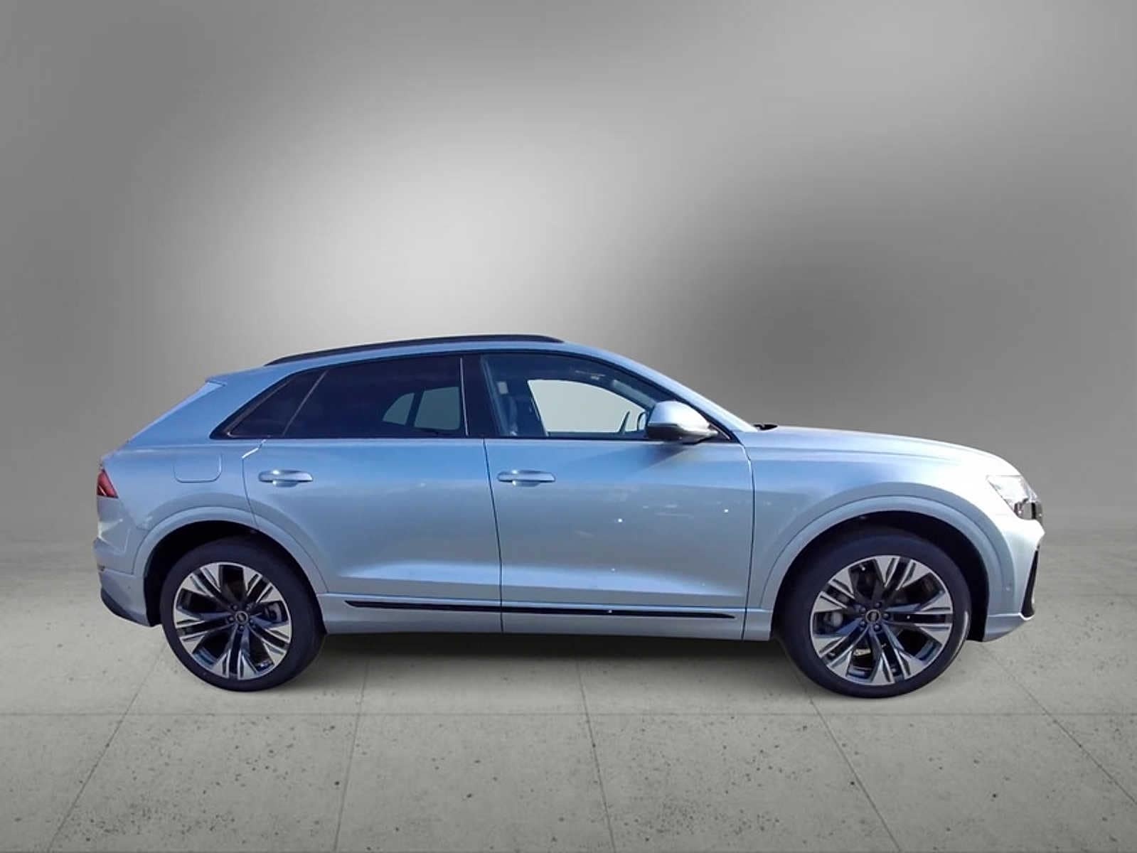 Thumbnail: 2025 Audi Q8 - 9