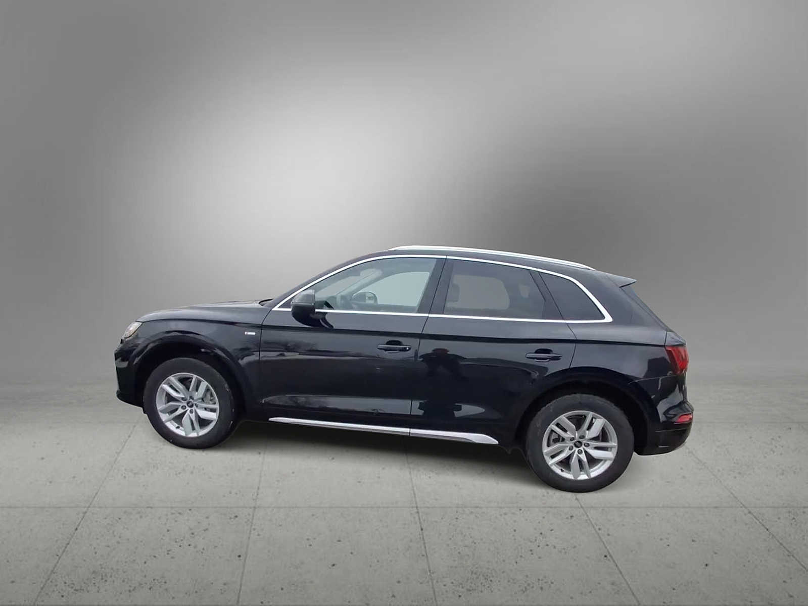 Thumbnail: 2023 Audi Q5 - 4