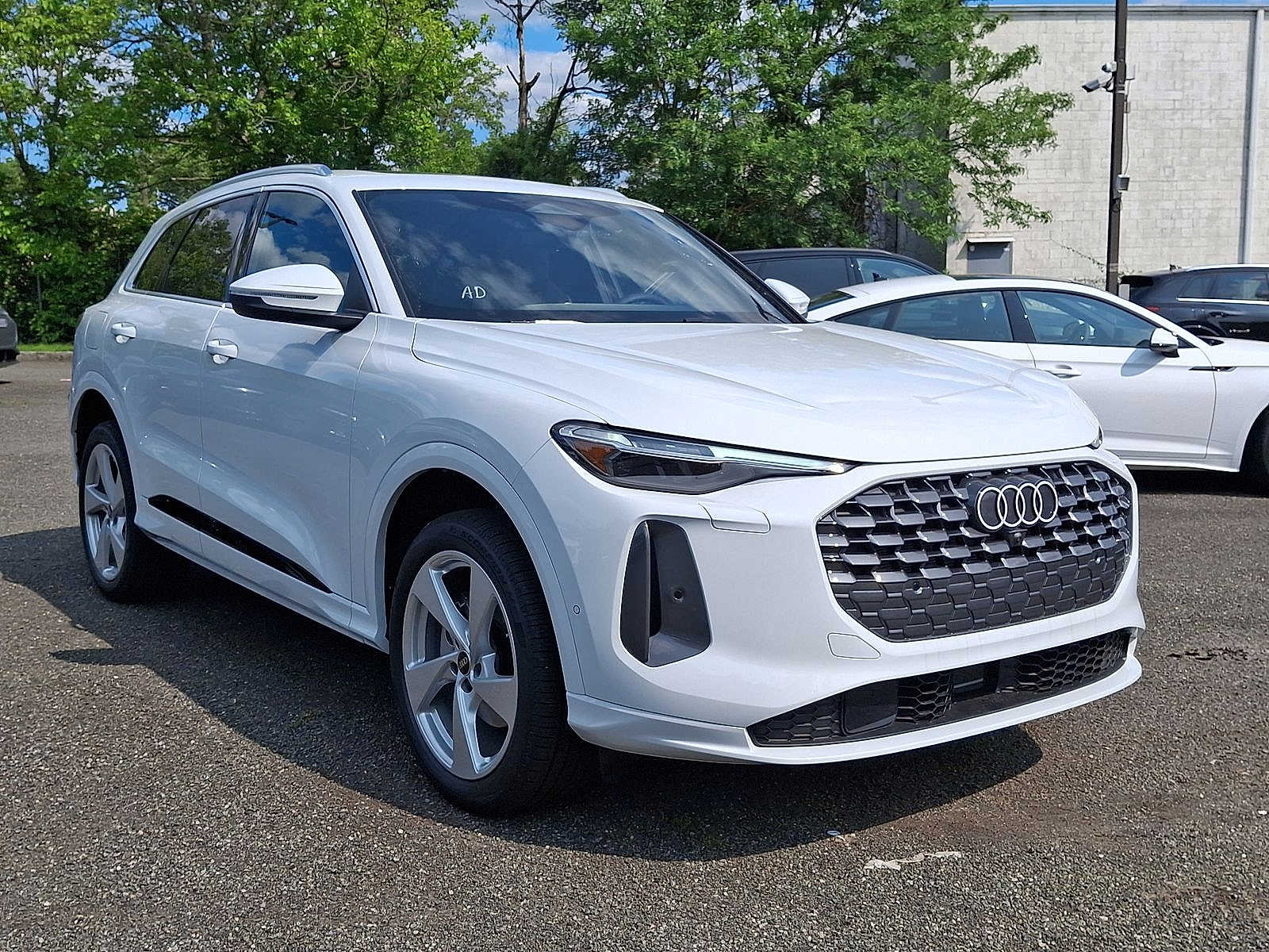 Thumbnail: 2025 Audi Q5 - 10