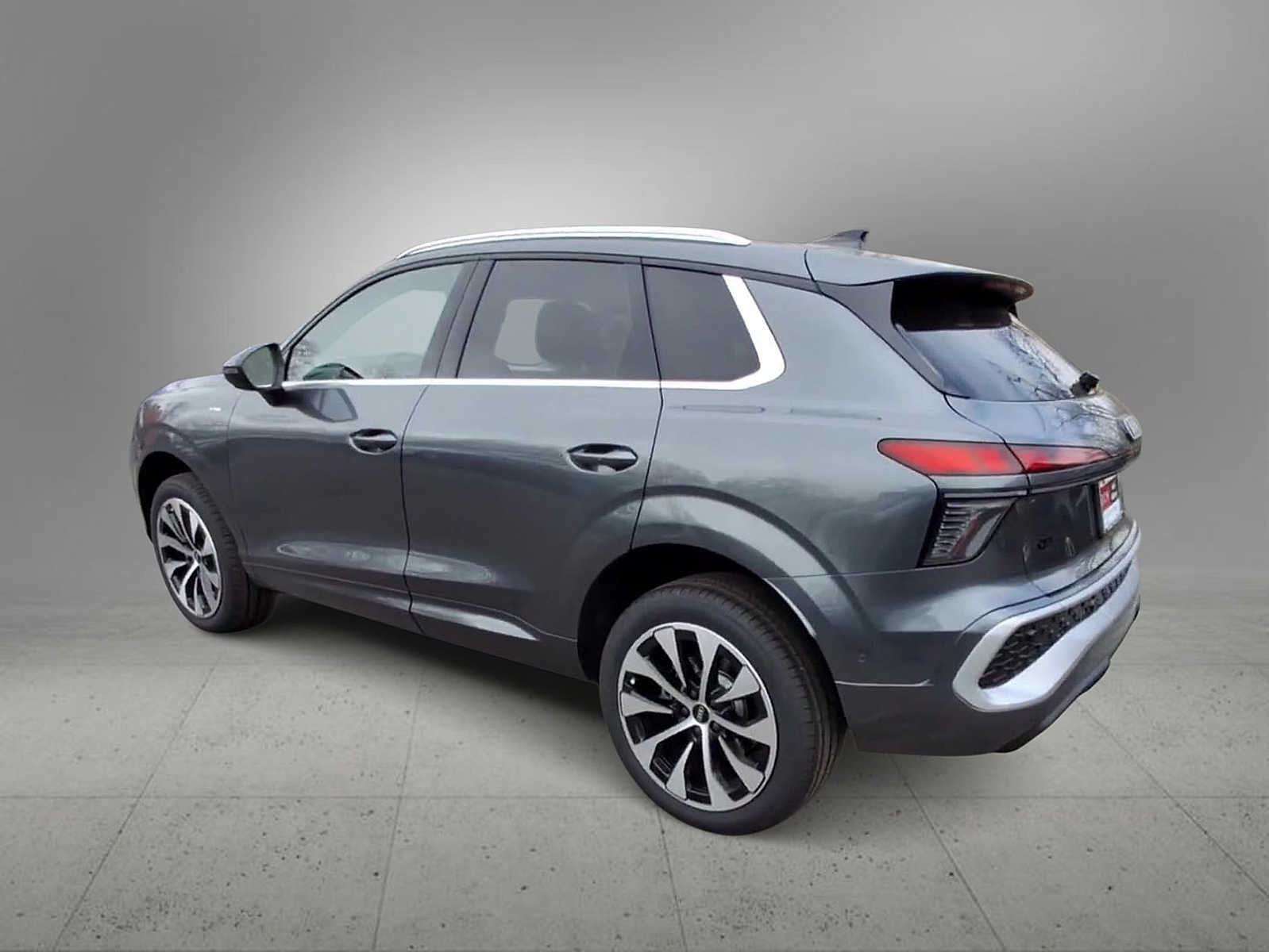 Thumbnail: 2026 Audi Q3 - 6