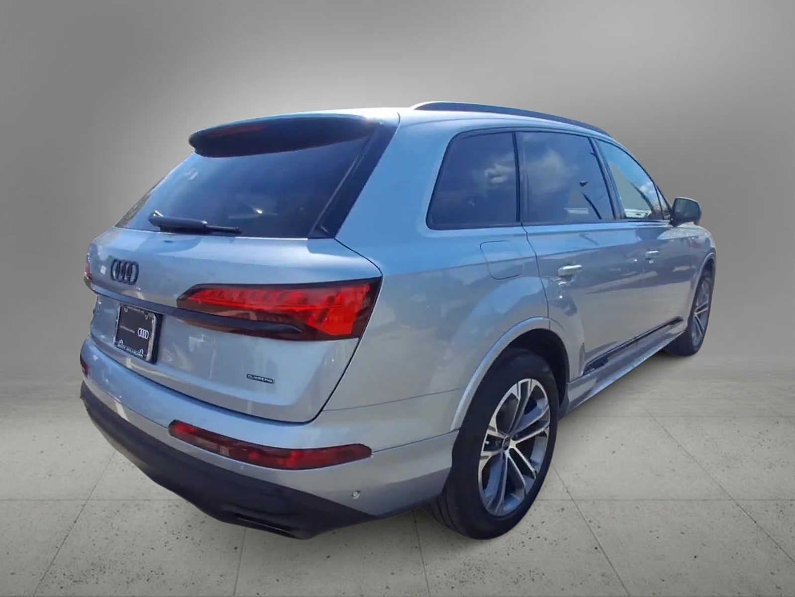 Thumbnail: 2026 Audi Q7 - 7
