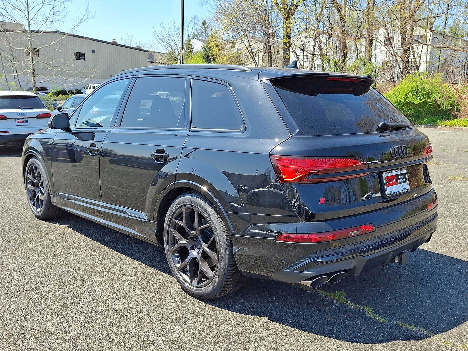 Thumbnail: 2026 Audi SQ7 - 12
