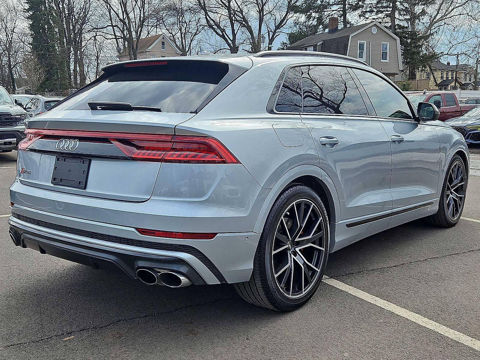 Thumbnail: 2023 Audi SQ8 - 25