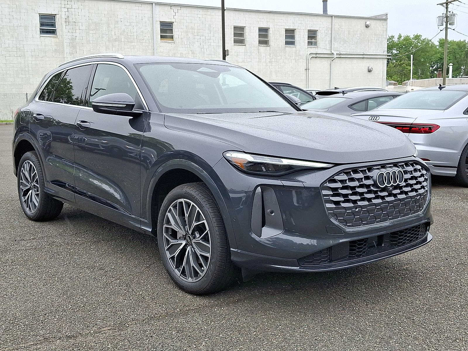 Thumbnail: 2025 Audi Q5 - 10