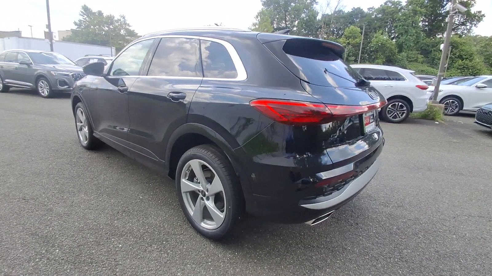 Thumbnail: 2025 Audi Q5 - 6
