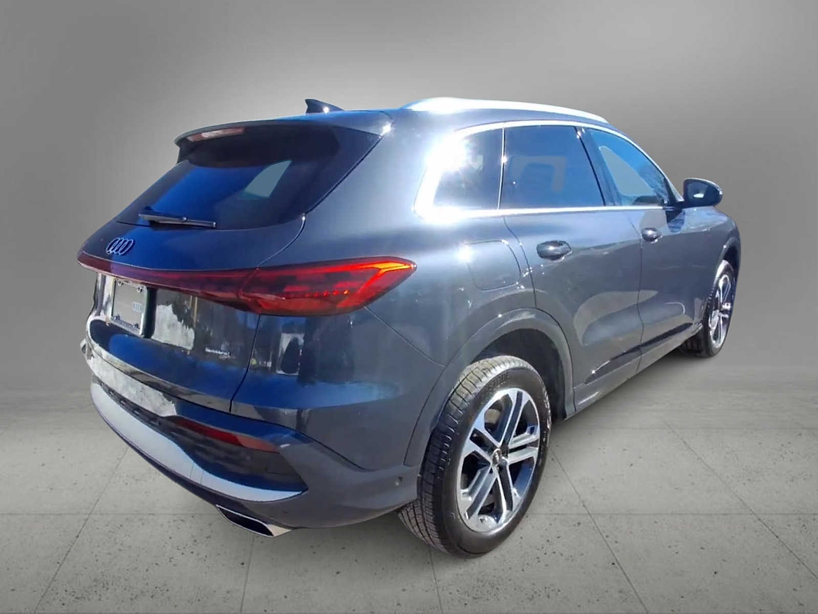 Thumbnail: 2025 Audi Q5 - 8