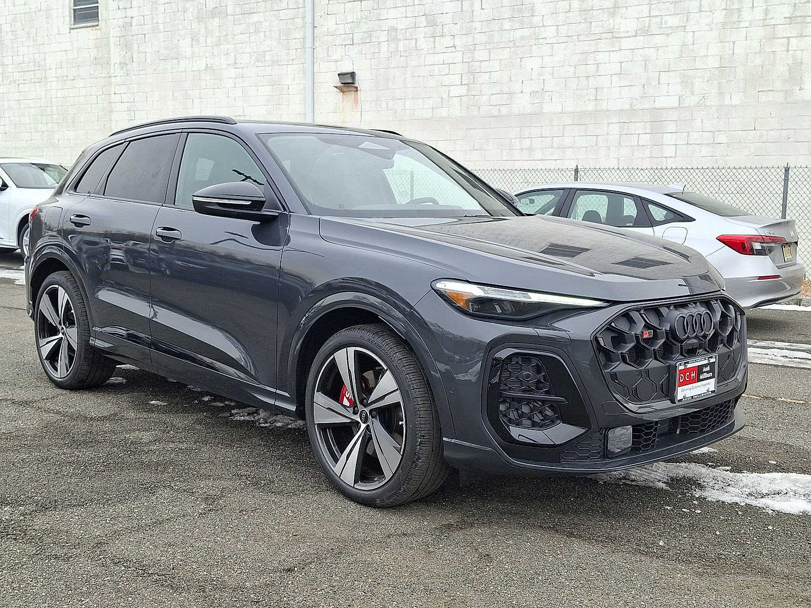 Thumbnail: 2025 Audi SQ5 - 10