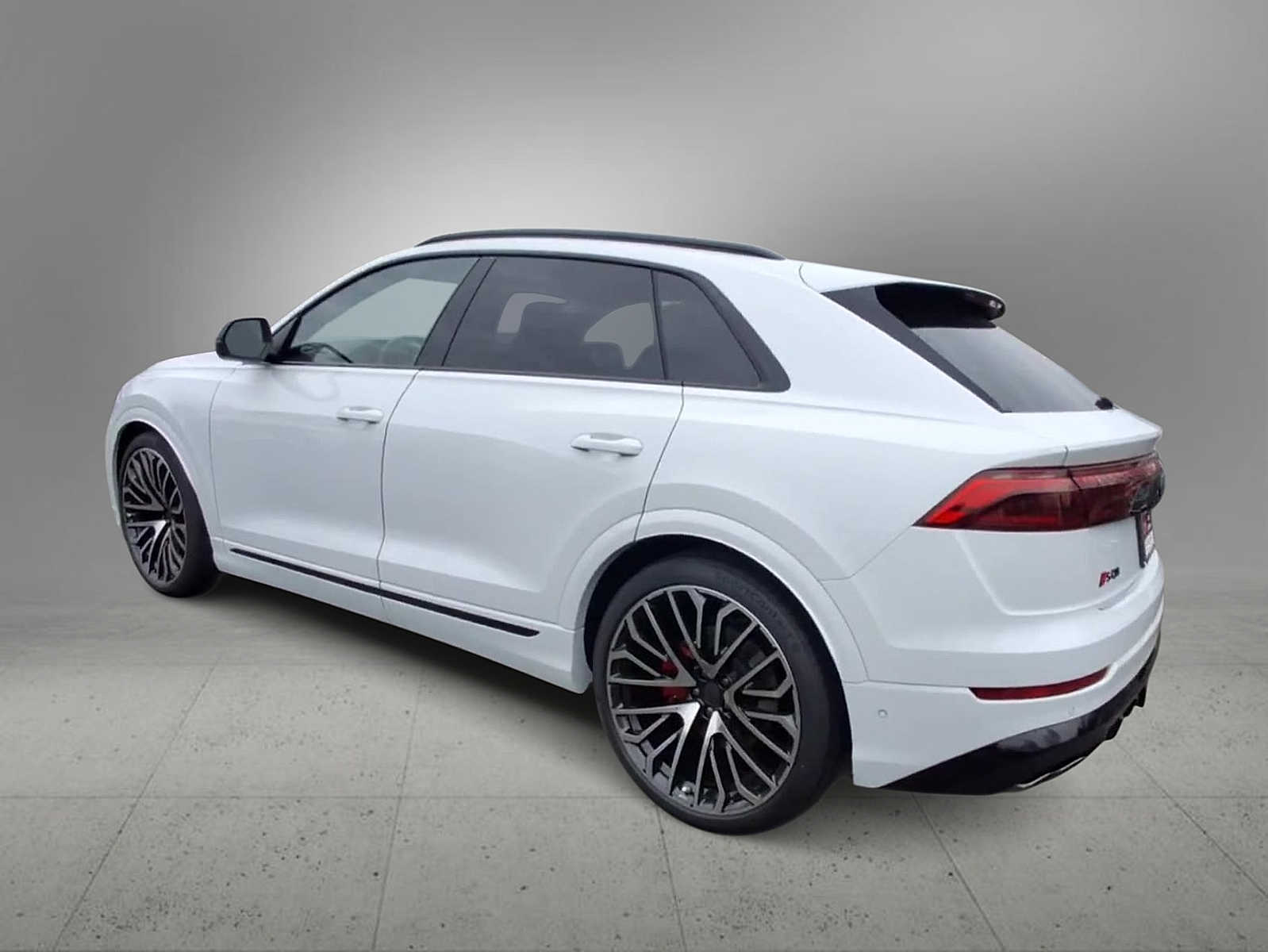 Thumbnail: 2026 Audi SQ8 - 6