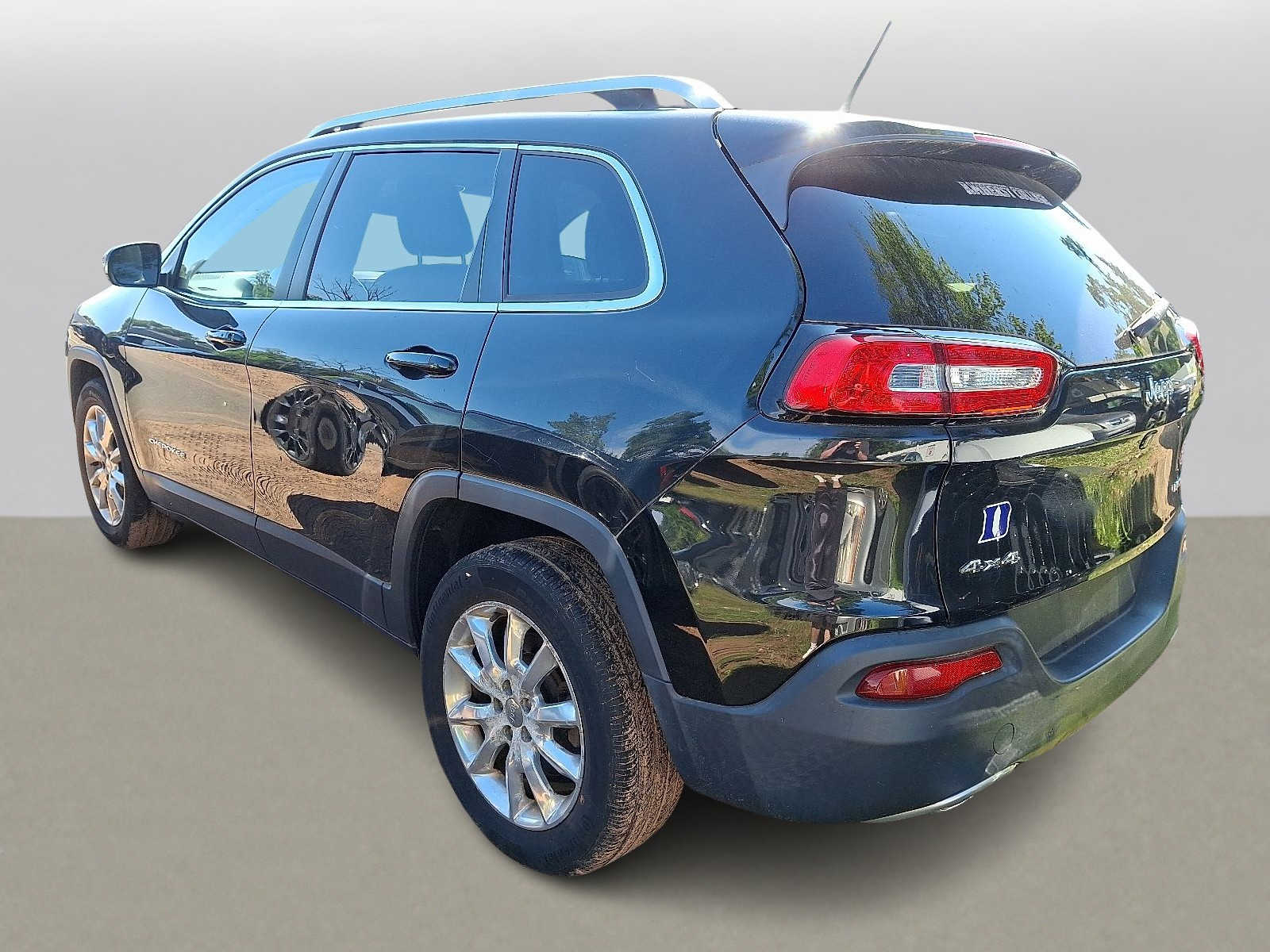 Thumbnail: 2015 Jeep Cherokee - 4