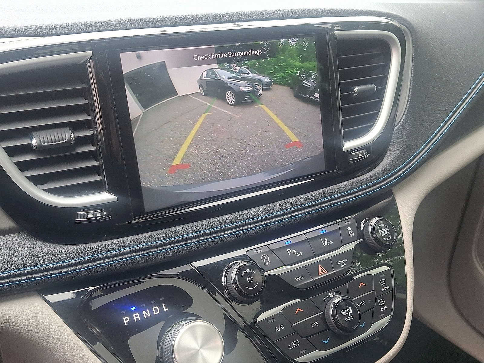 2021 Chrysler Pacifica Touring L 14