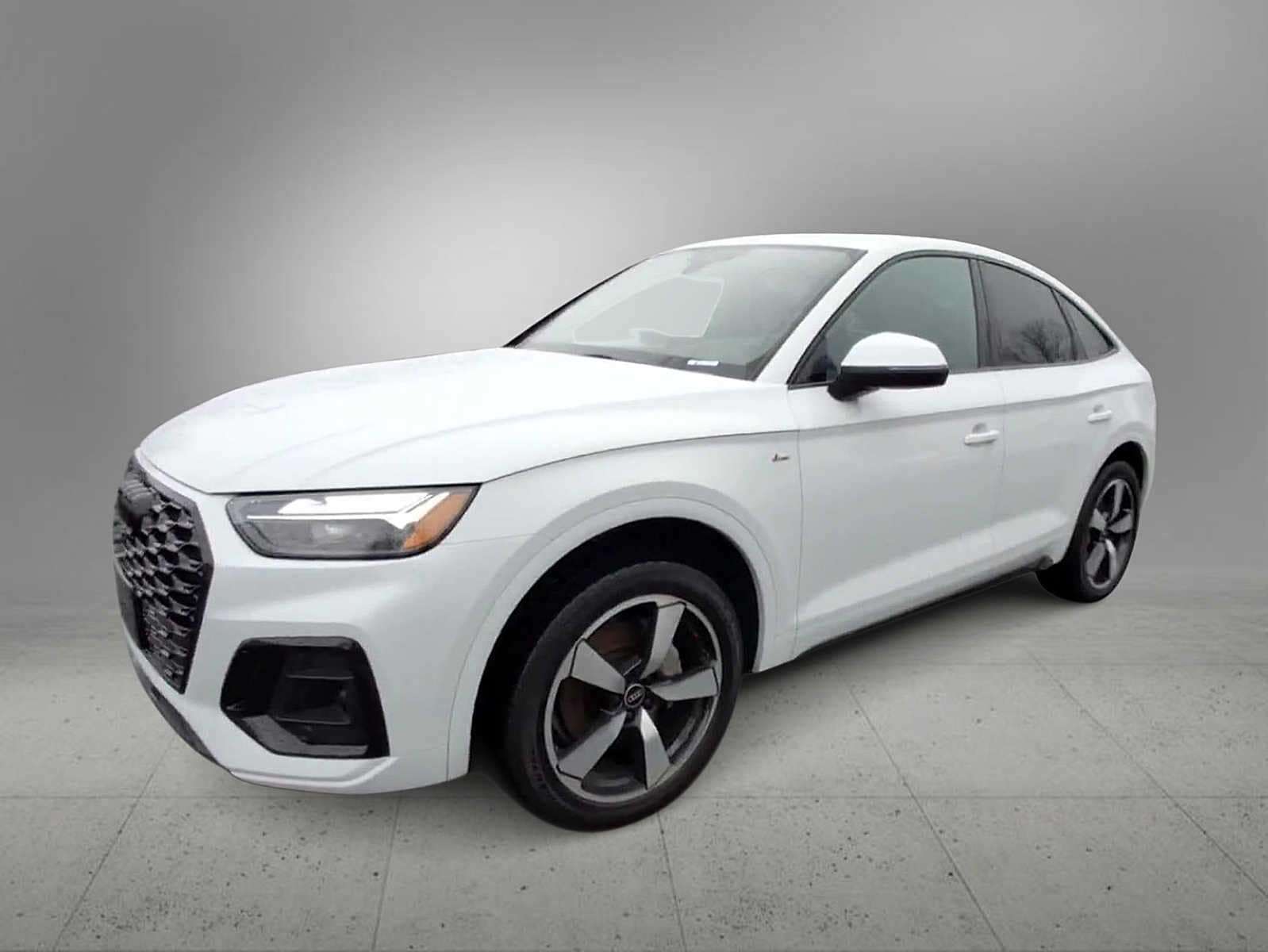 Thumbnail: 2023 Audi Q5 - 4