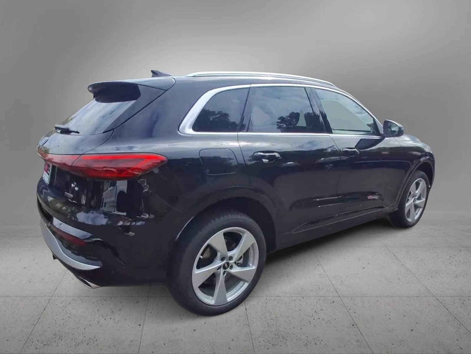 Thumbnail: 2025 Audi Q5 - 8