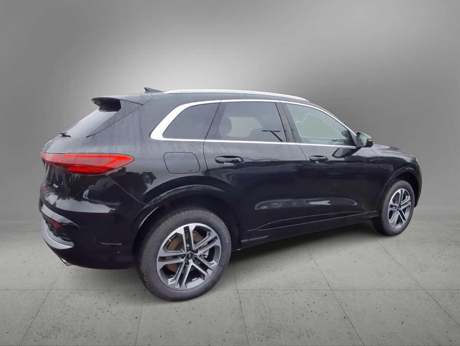 Thumbnail: 2025 Audi Q5 - 8