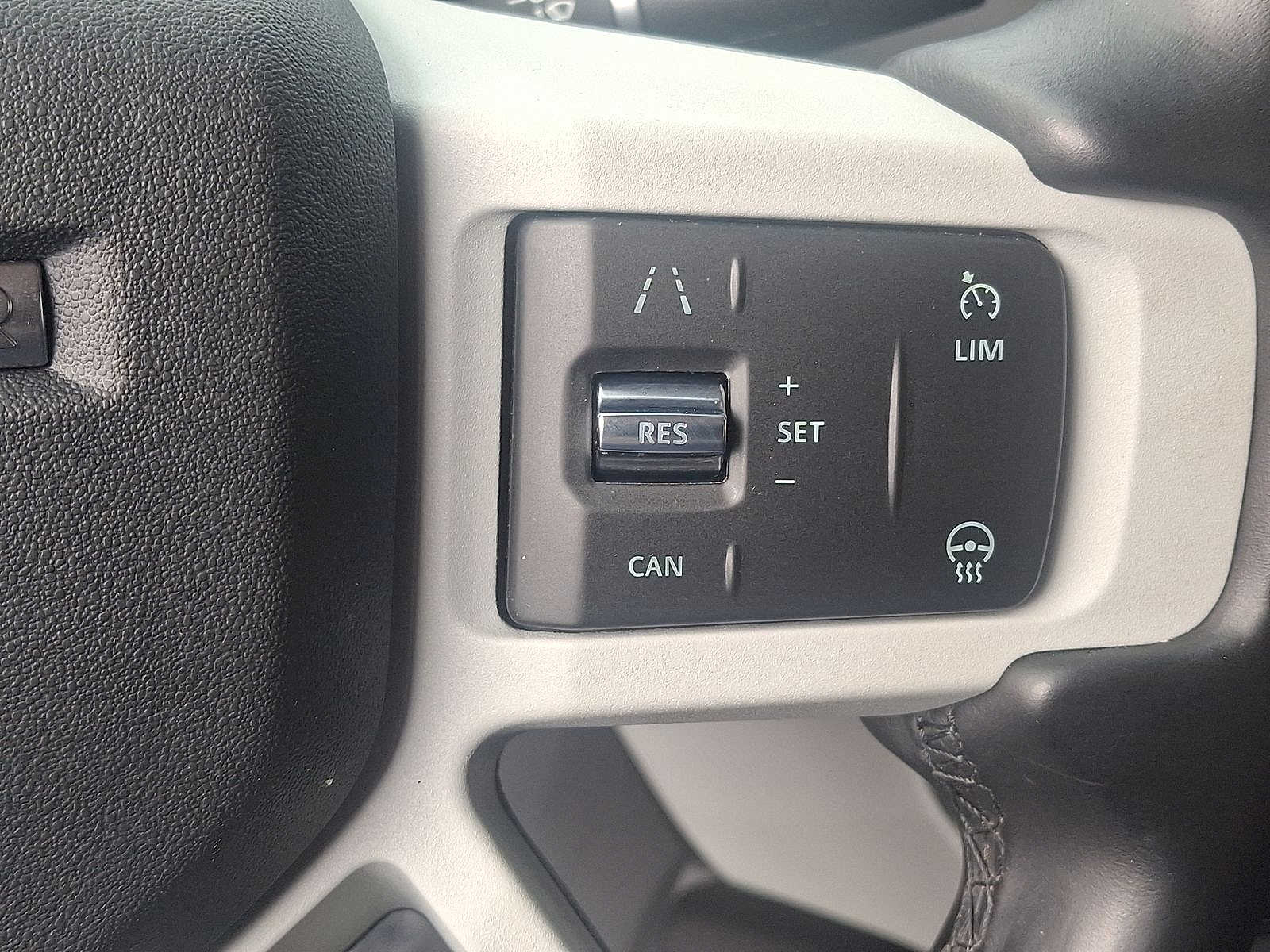 Thumbnail: 2023 Land Rover Defender - 17