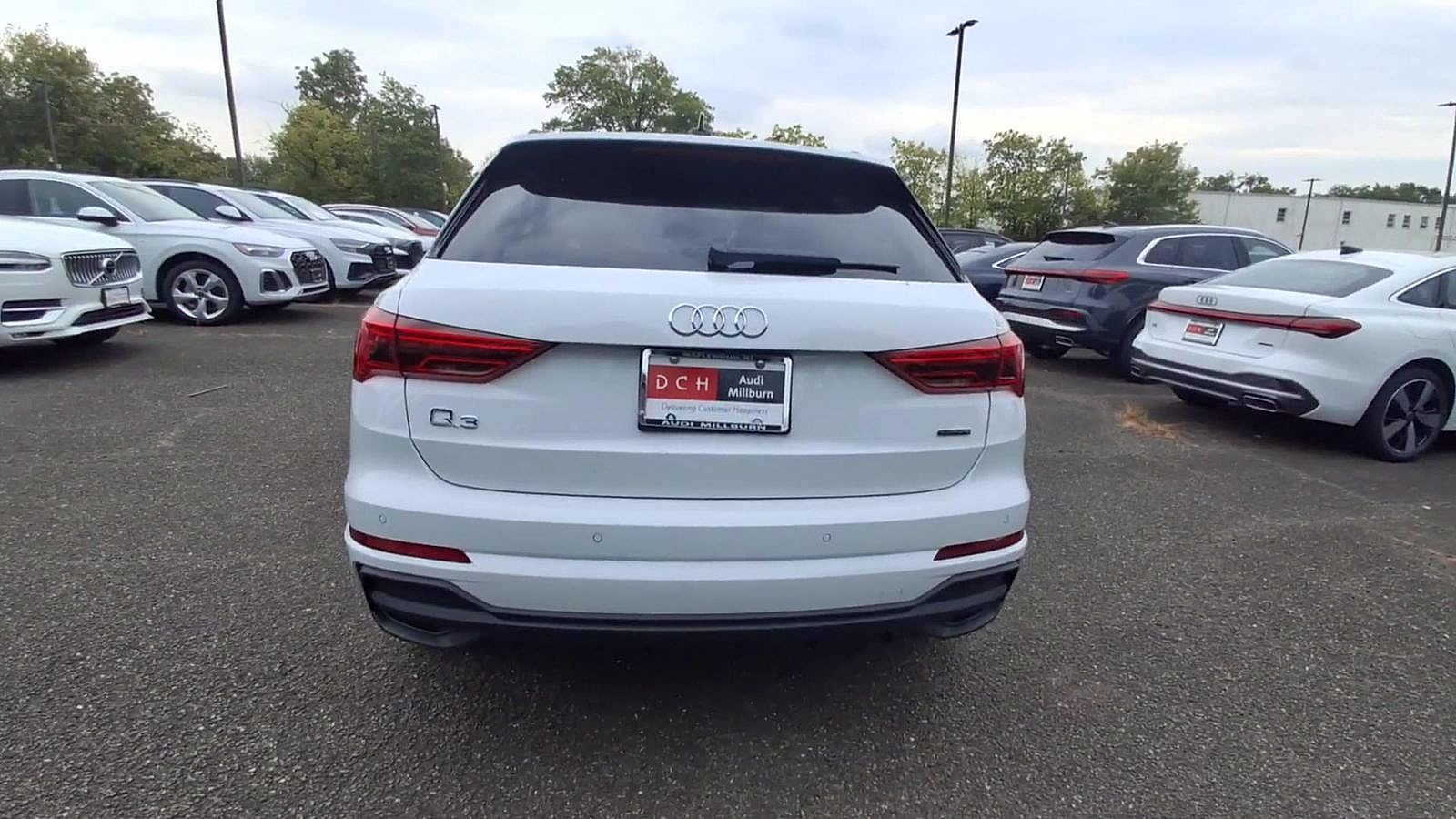 Thumbnail: 2025 Audi Q3 - 7