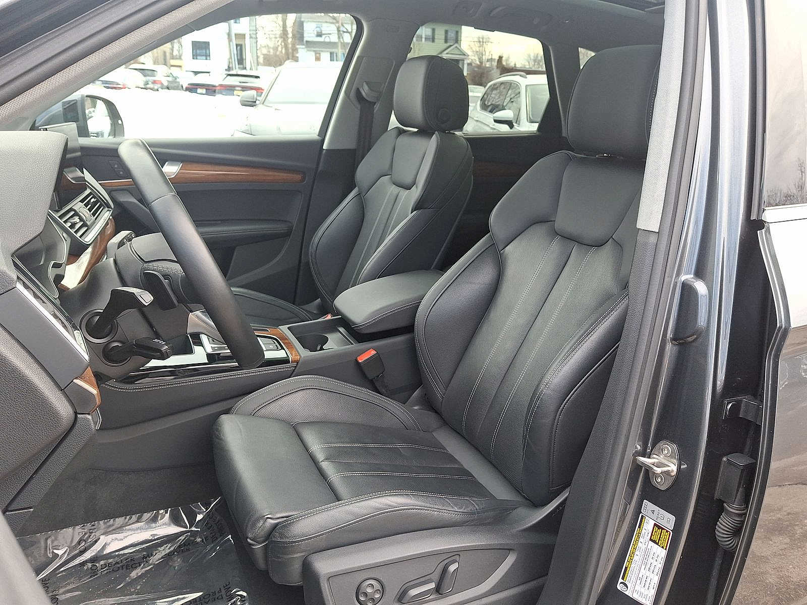 Thumbnail: 2023 Audi Q5 - 11