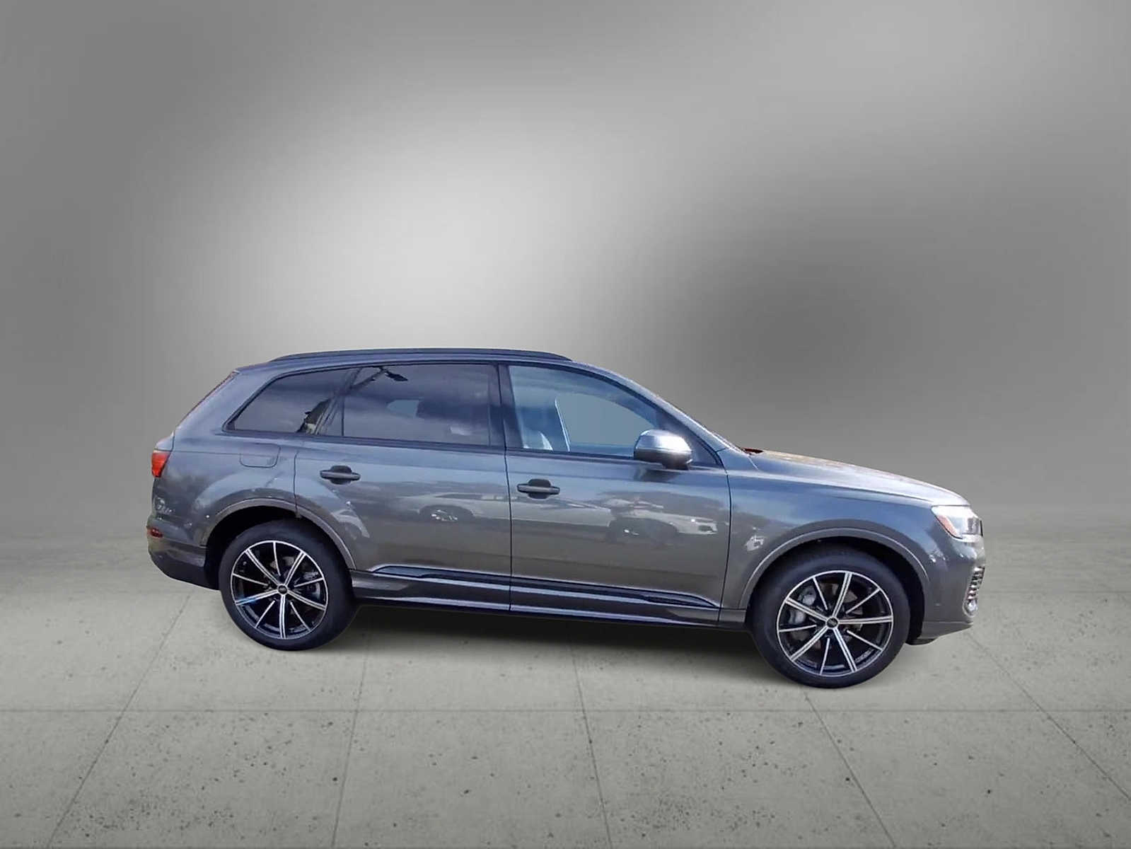 Thumbnail: 2026 Audi Q7 - 9