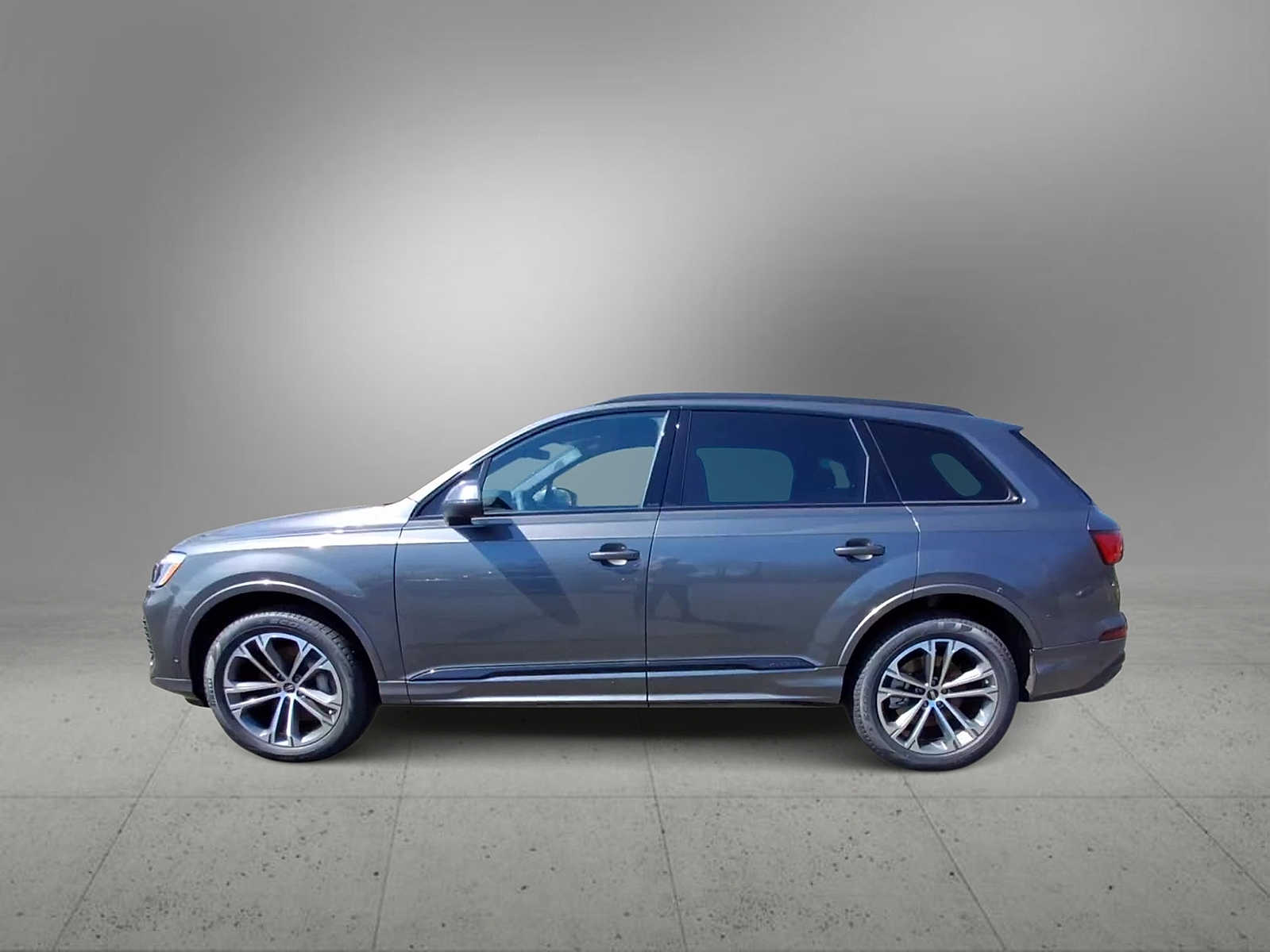 Thumbnail: 2026 Audi Q7 - 5
