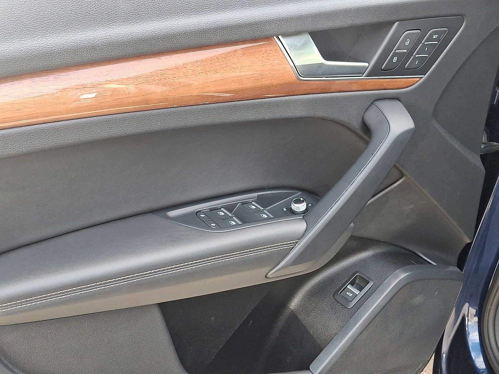 Thumbnail: 2021 Audi Q5 - 10