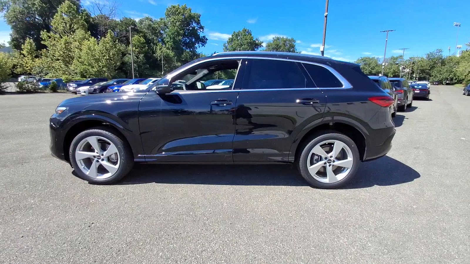 Thumbnail: 2025 Audi Q5 - 5