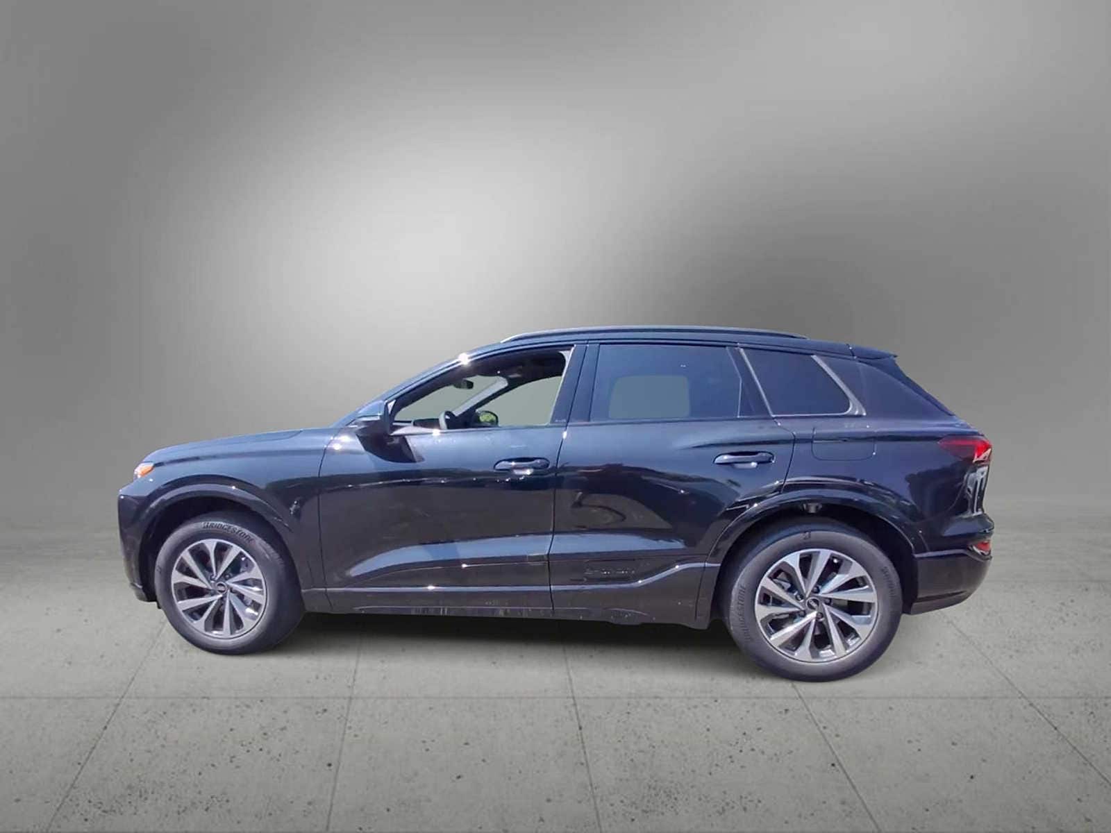 Thumbnail: 2025 Audi Q6 e-tron - 5