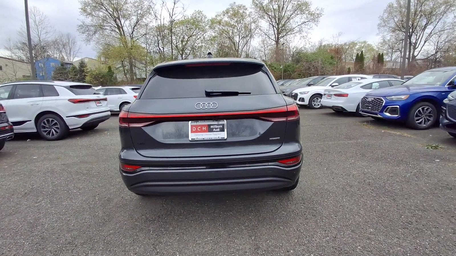 Thumbnail: 2025 Audi Q6 e-tron - 7