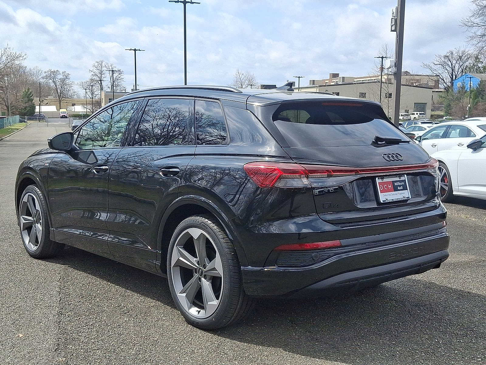 Thumbnail: 2025 Audi Q4 e-tron - 11