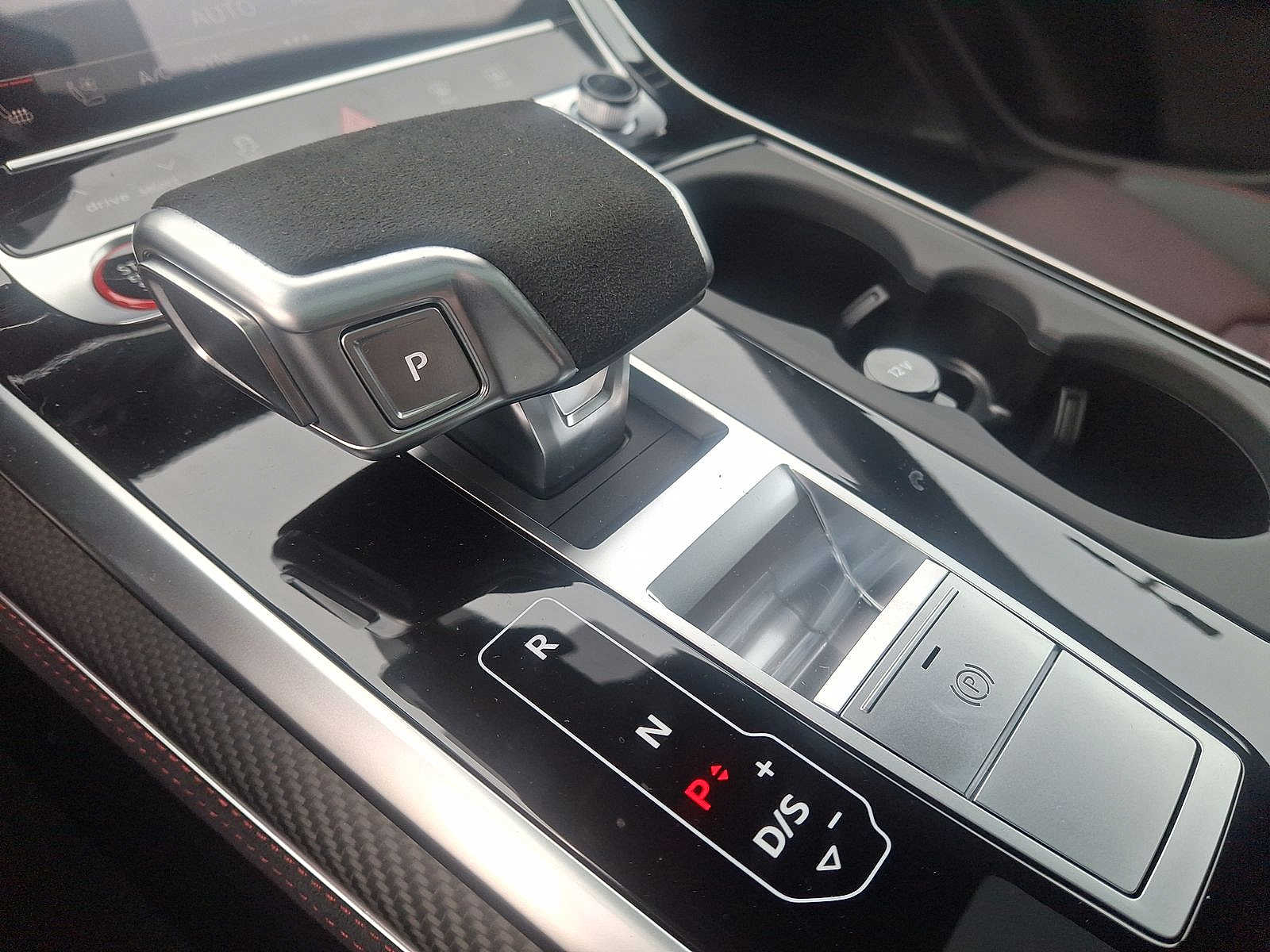 Thumbnail: 2026 Audi RS Q8 - 13