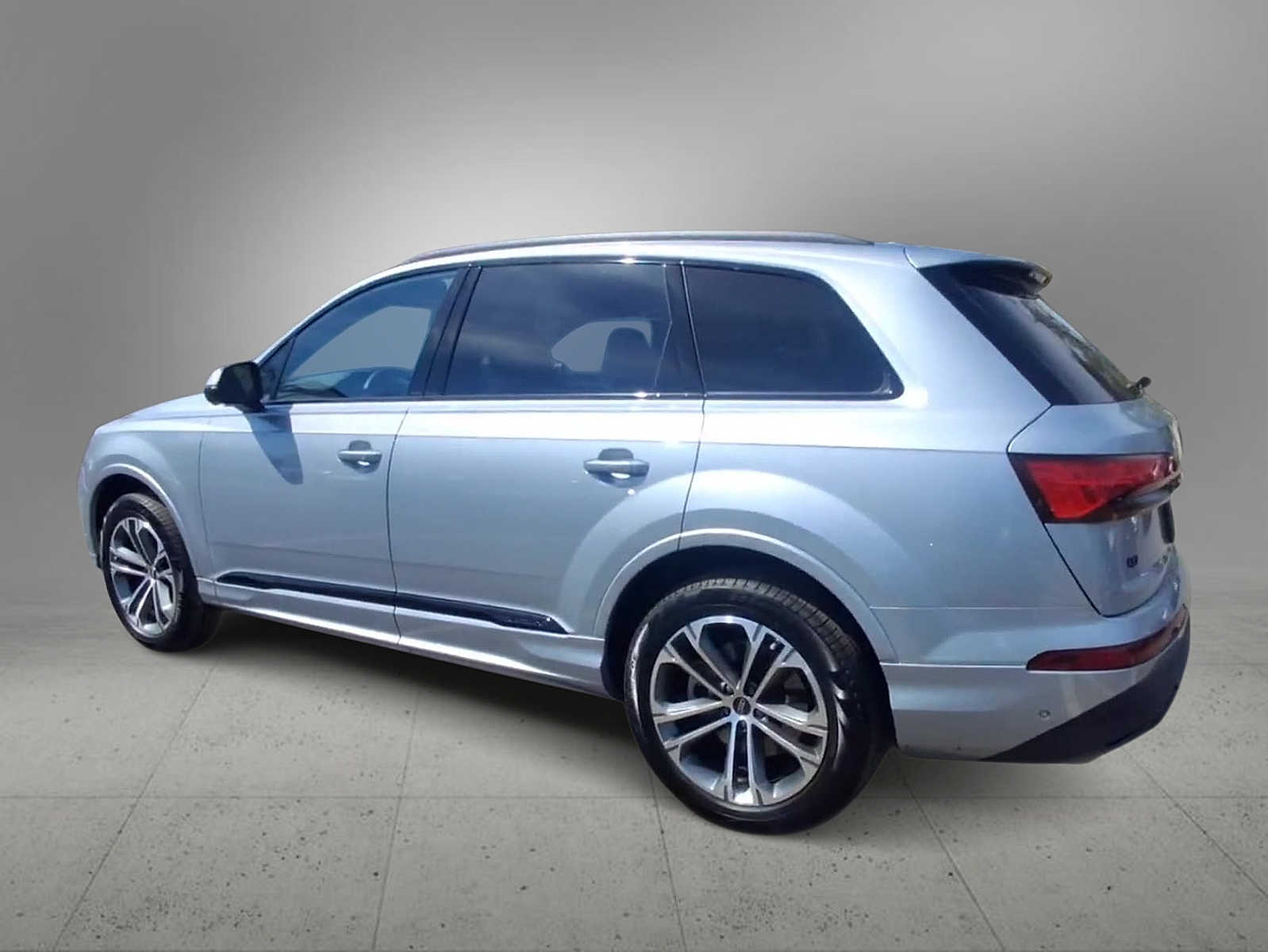Thumbnail: 2026 Audi Q7 - 5
