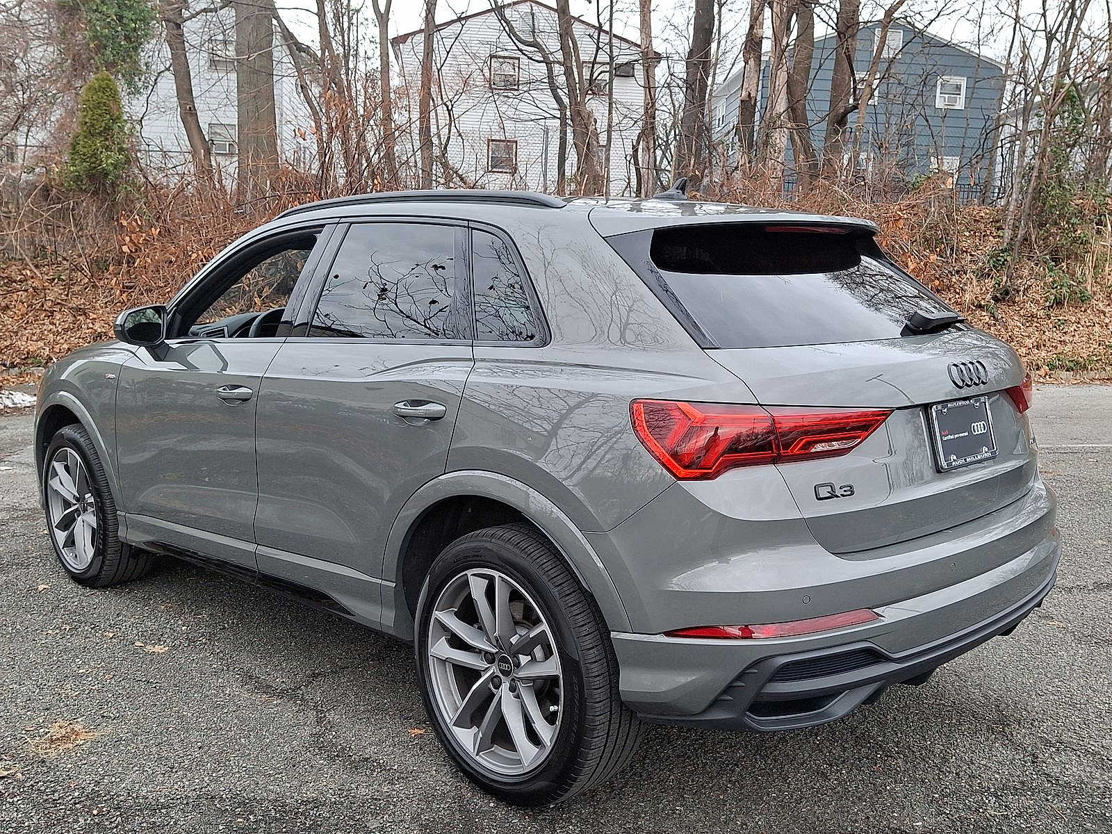 Thumbnail: 2025 Audi Q3 - 22