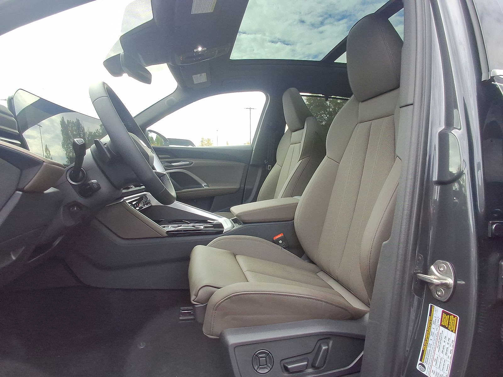 Thumbnail: 2025 Audi Q5 - 13