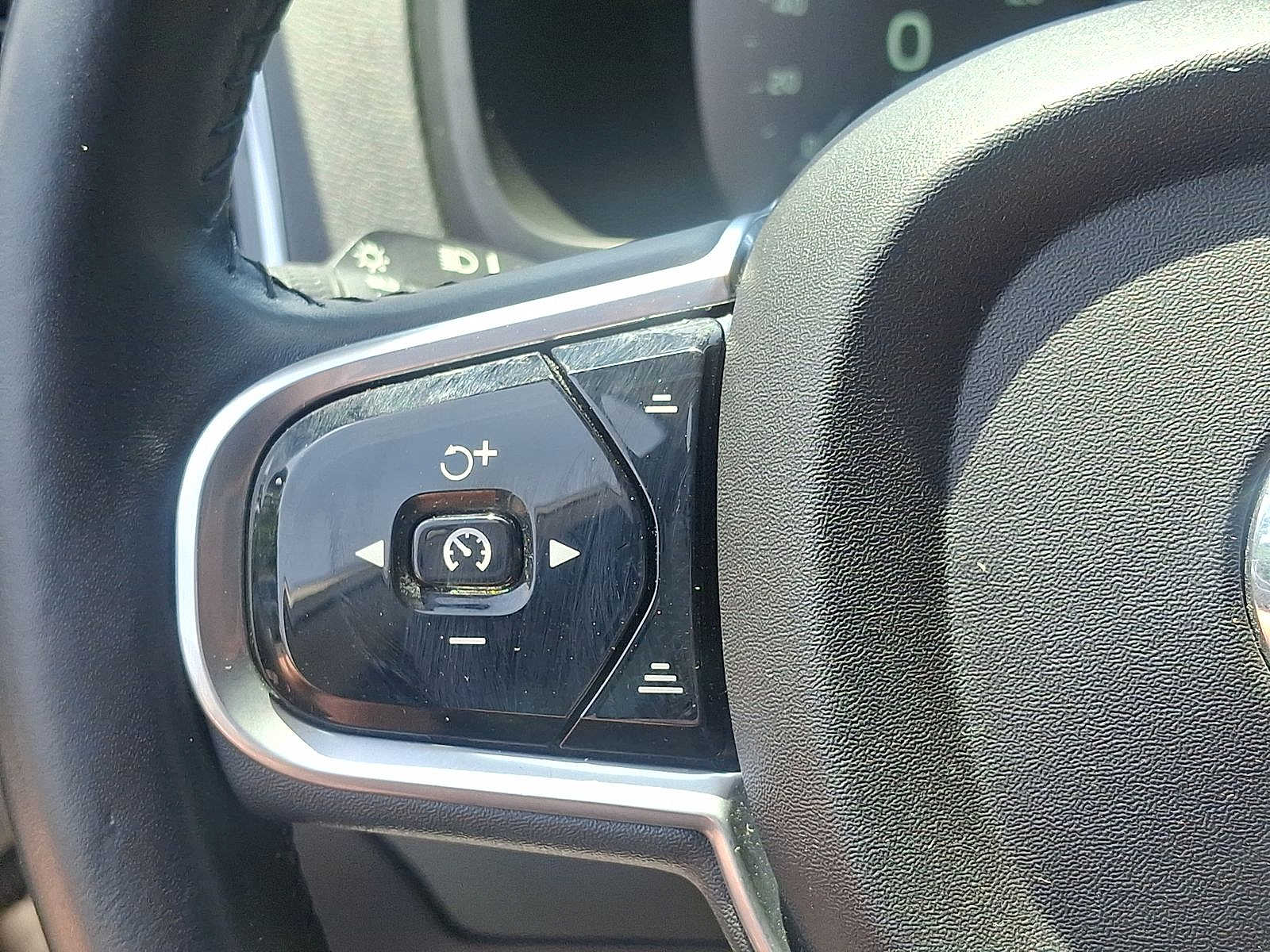 Thumbnail: 2018 Volvo XC90 - 16