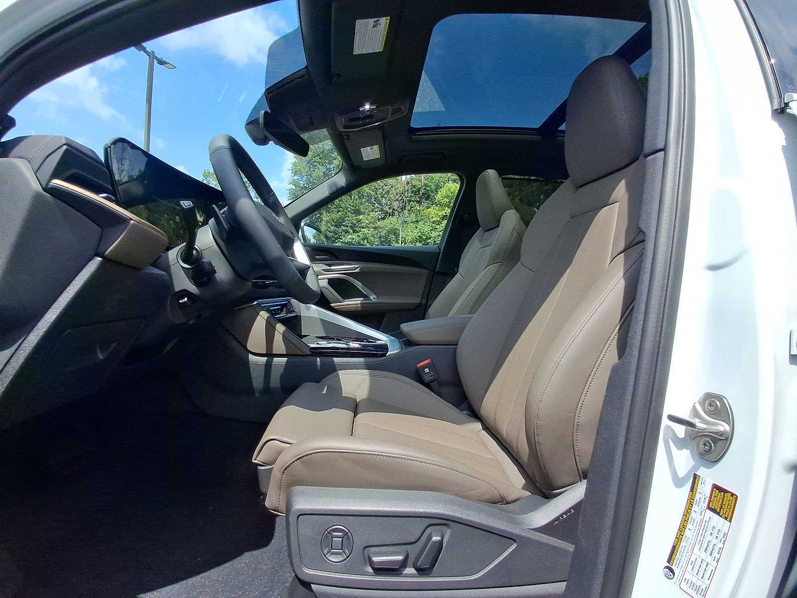 Thumbnail: 2025 Audi Q5 - 13