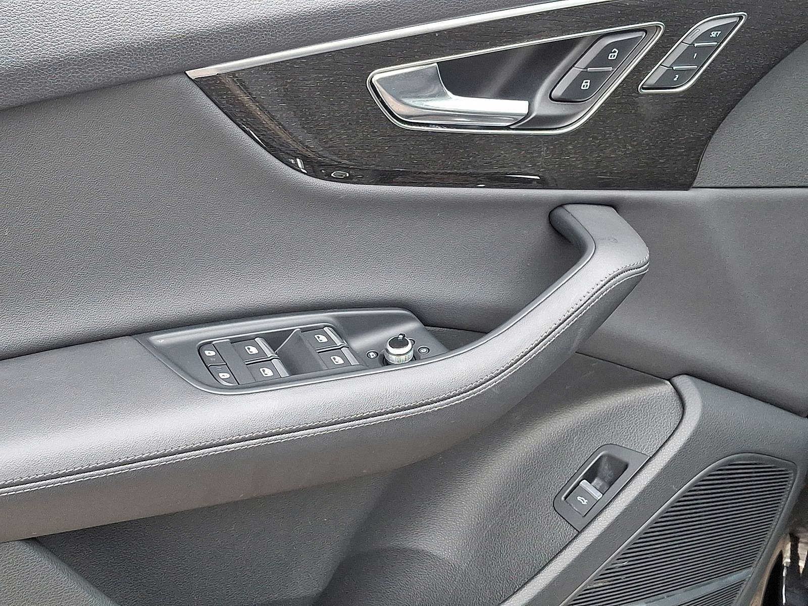 Thumbnail: 2023 Audi Q7 - 9