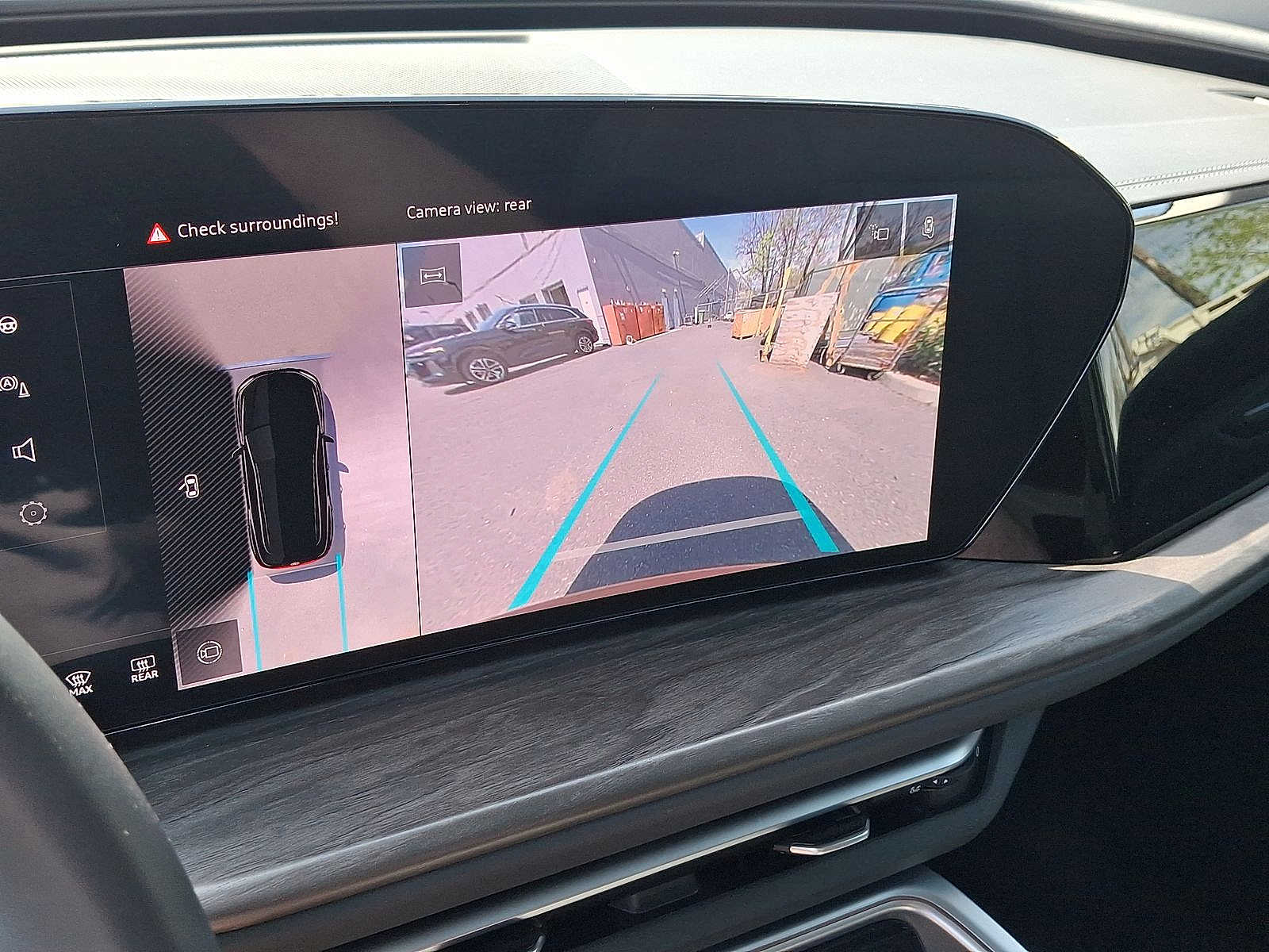 Thumbnail: 2025 Audi Q5 - 15